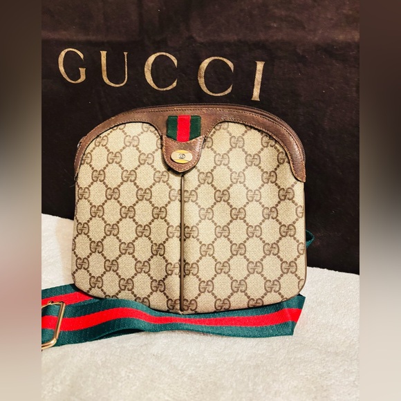 Gucci Crossbody Bag - Picture 6 of 15